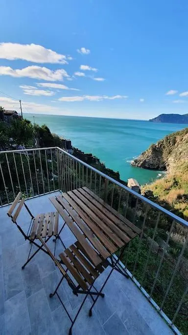 On The Way To The Marina Apartment Corniglia